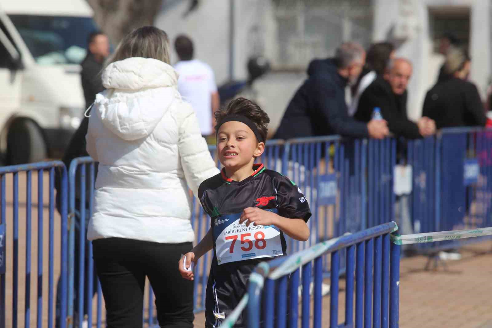 bursada 18 uluslararasi osmangazi tarihi kent kosusu gerceklestirildi 8 V6CJUWhf