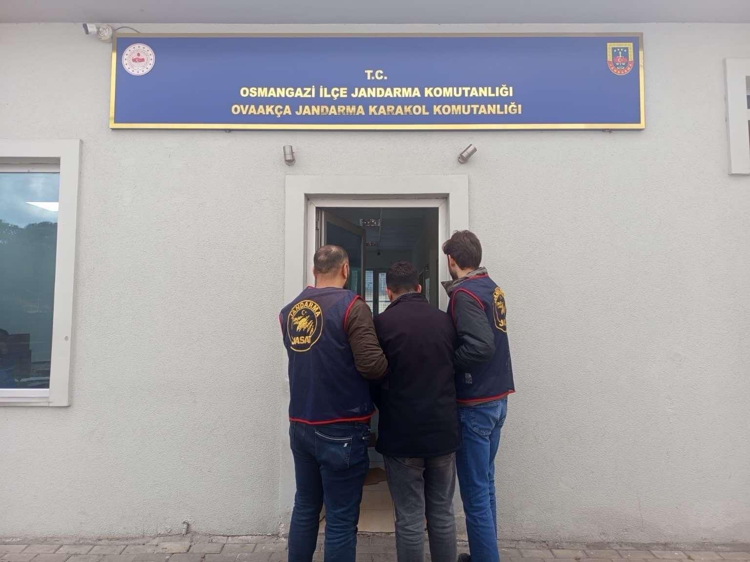 bursada 19 yil hapis cezasi bulunan firari hukumlu yakalandi 0 6U8Aqyjv