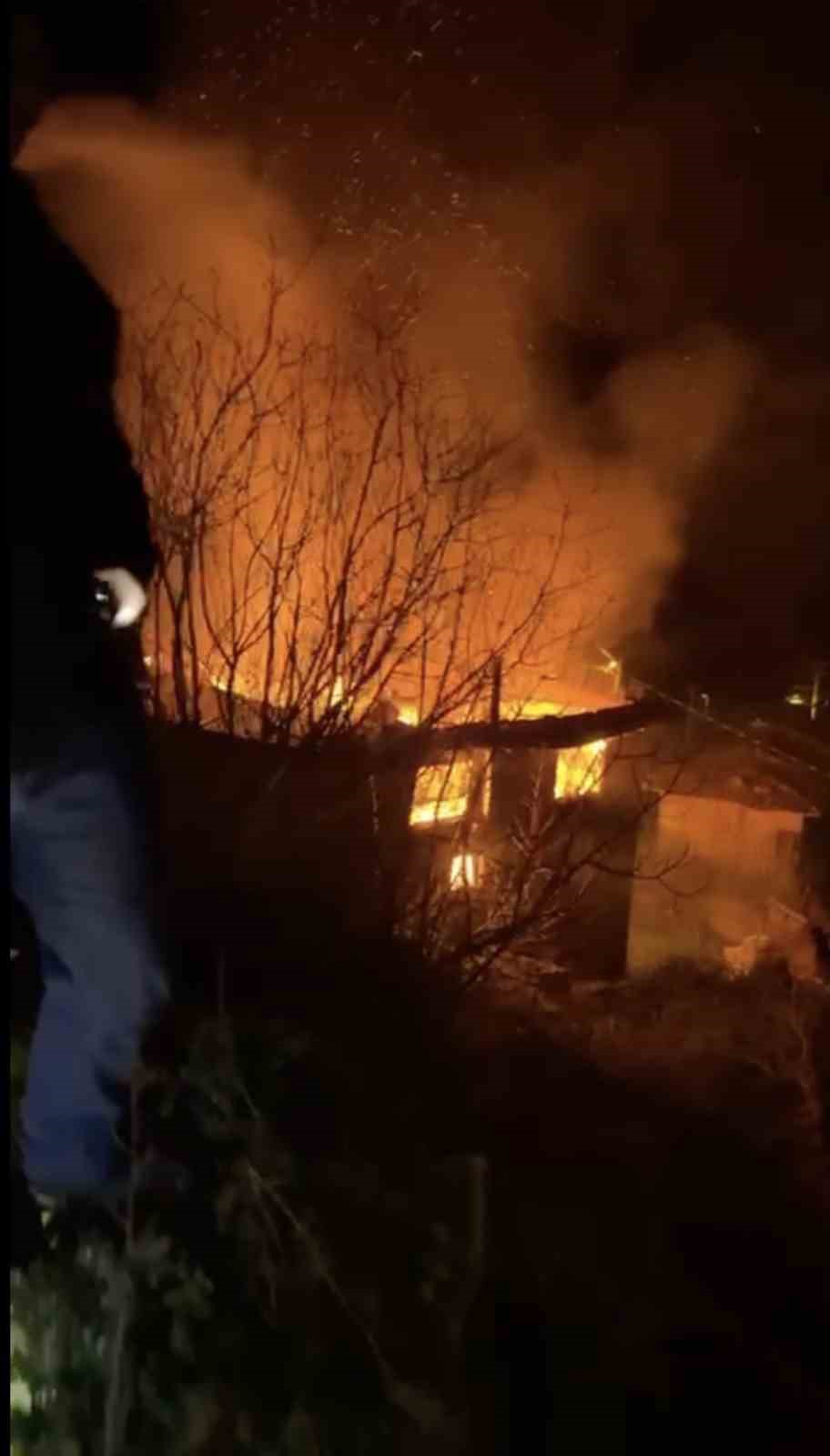 bursada 2 katli ev alevlere teslim oldu 5 116TuJCD