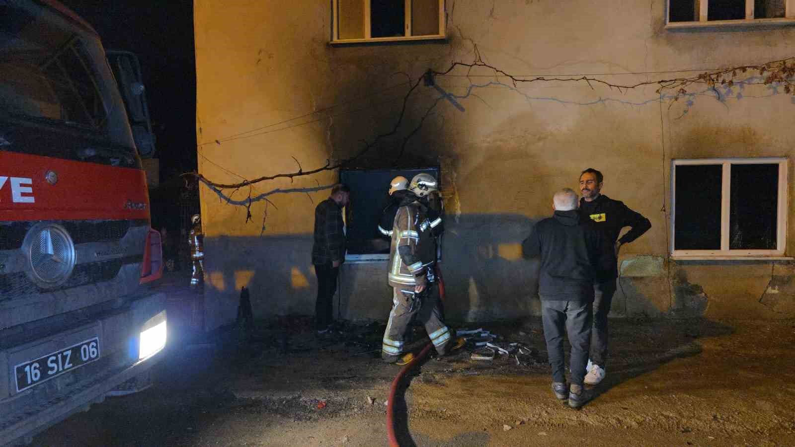 bursada 2 katli evde cikan yangin korkuttu 2