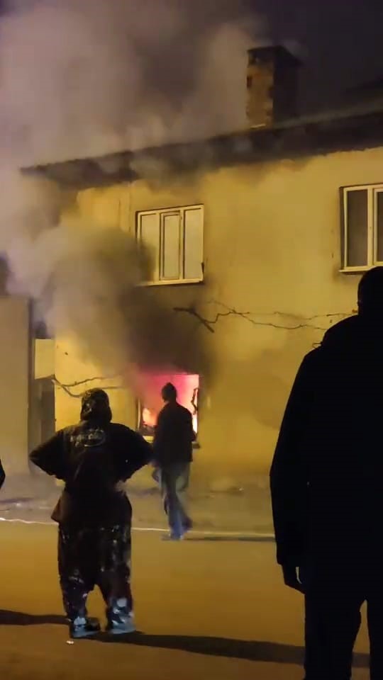 bursada 2 katli evde cikan yangin korkuttu 6