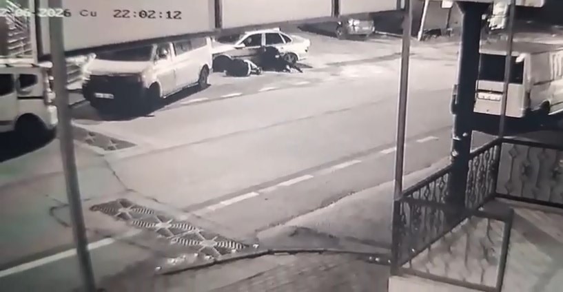 bursada 2 kisinin agir yaralandigi silahli saldiri kameraya yansidi 3 XAnau9c8