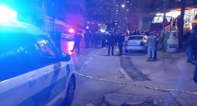 bursada 2 kisinin agir yaralandigi silahli saldiri kameraya yansidi 4 E22iOD6a