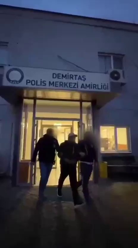 bursada 21 yil 11 ay hapis cezasi bulunan firari yakalandi 2 zGdPzB8b