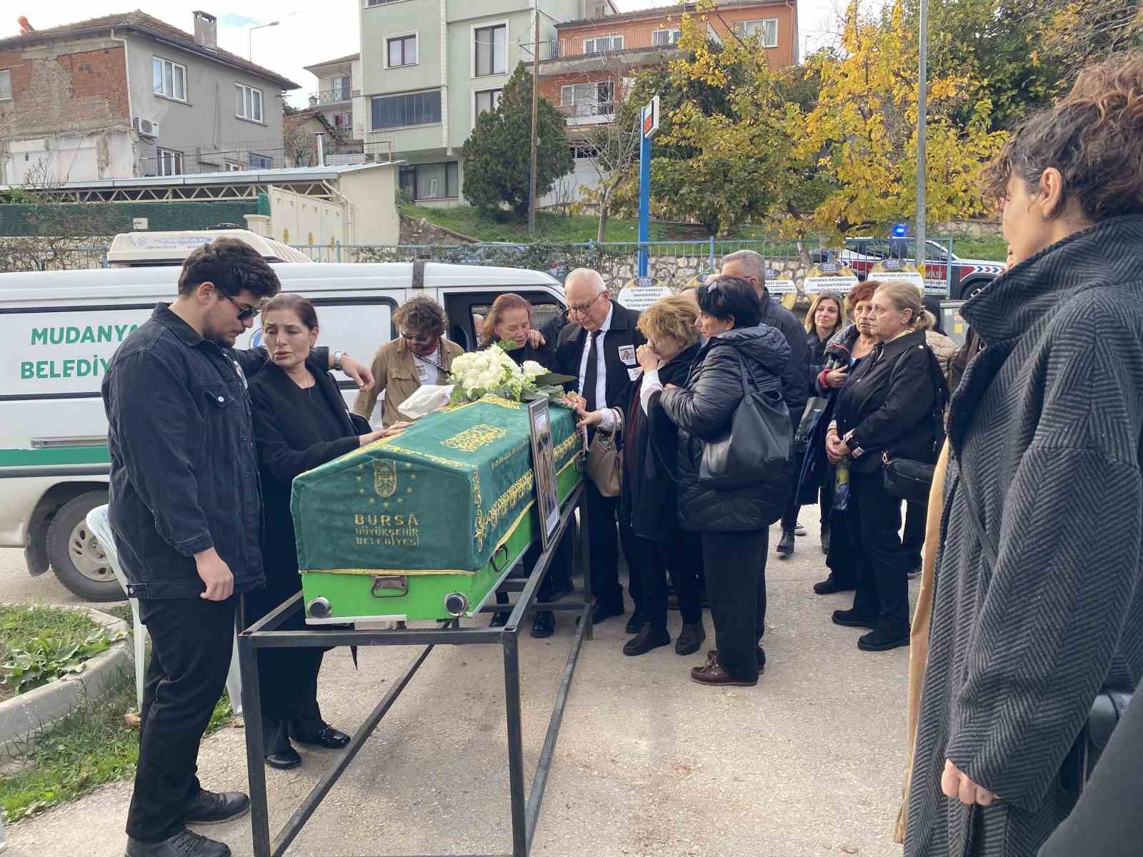 bursada 24 yasindaki leylaya aci veda 9 fzTGVFQF