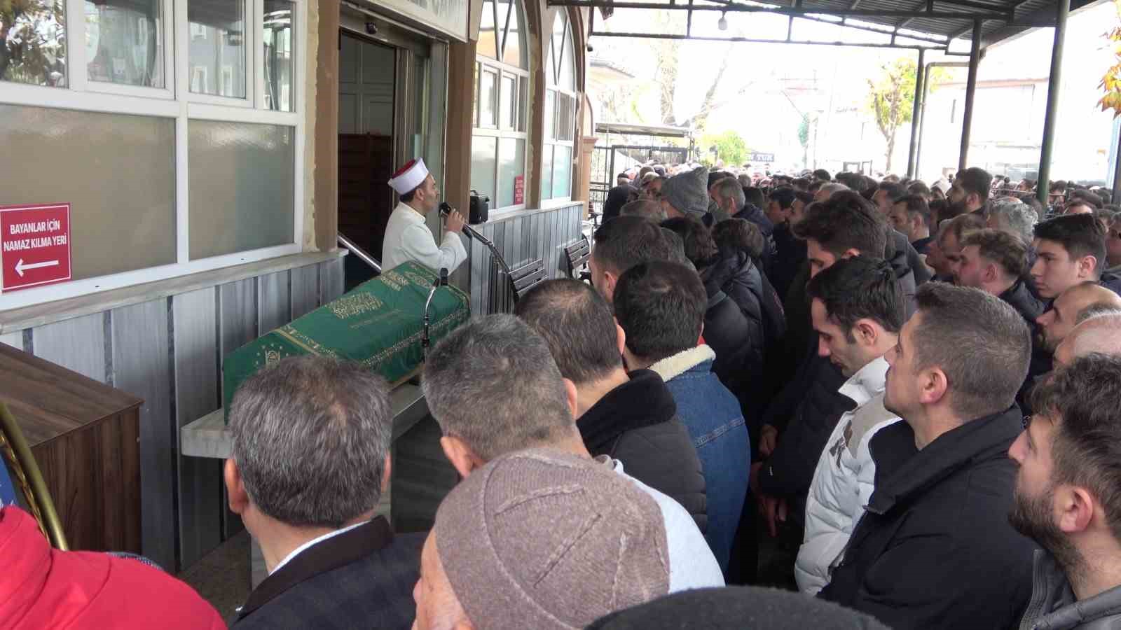 bursada 3 gun aranip mudanya sahilde cesedi bulunan 19 yasindaki berat yavuz topraga verildi qabIdHXi