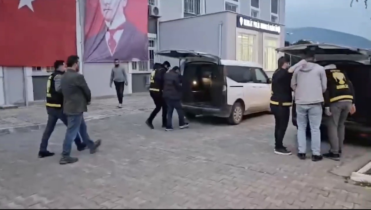 Bursa’da 3 kişinin yaralandığı çatışmanın failleri yakalandı 4 bursada 3 kisinin yaralandigi catismanin failleri yakalandi 0 pTeuNZni