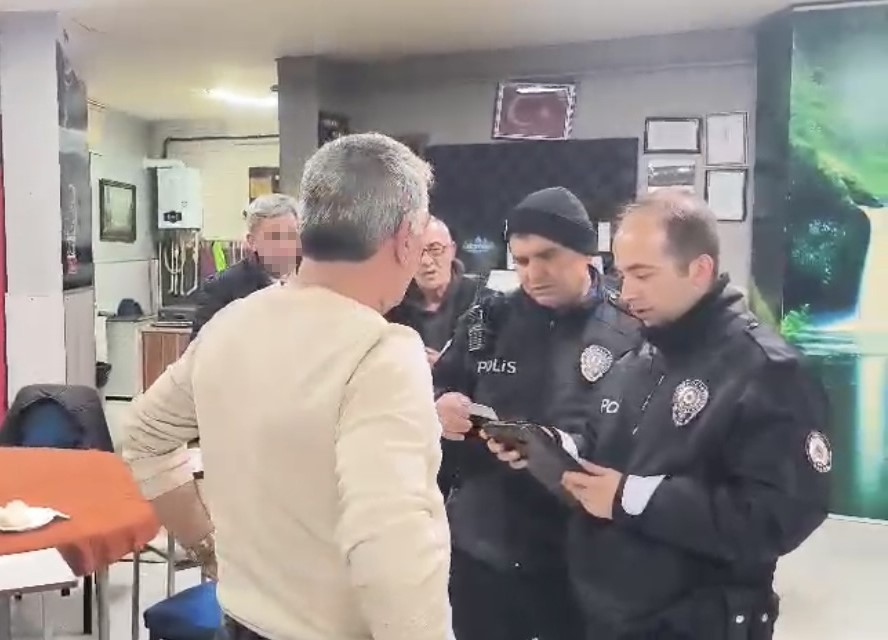 bursada 300 polisle uygulama mekanlar denetlendi kumar masalari cokertildi 1 WK6Rp1Kh