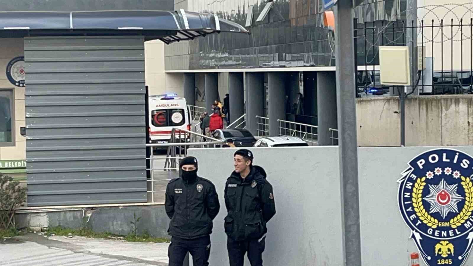 Bursa’da 57 kişinin gözaltına alındığı operasyonda kabızlık şikayeti baş gösterdi 6 bursada 57 kisinin gozaltina alindigi operasyonda kabizlik sikayeti bas gosterdi 2 a2ngnHPy