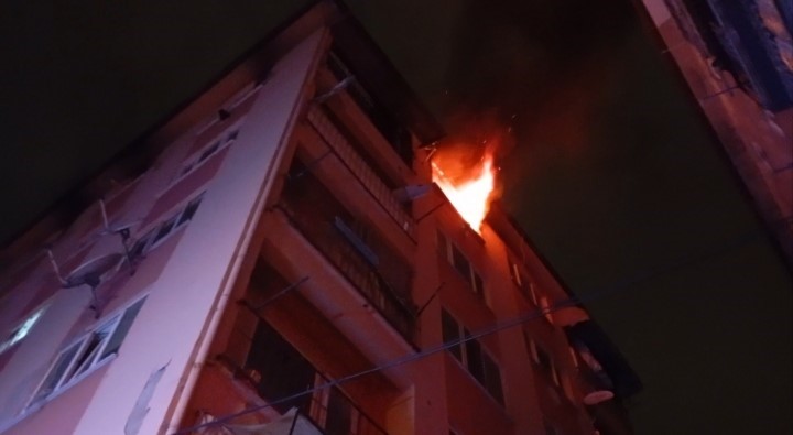 bursada 6 katli binada yangin panigi 0 3F6IvDEp
