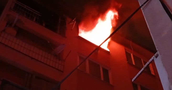 bursada 6 katli binada yangin panigi 1 KP4UeByu