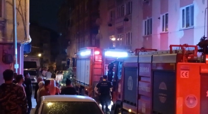 bursada 6 katli binada yangin panigi 2 e5YKTAvm