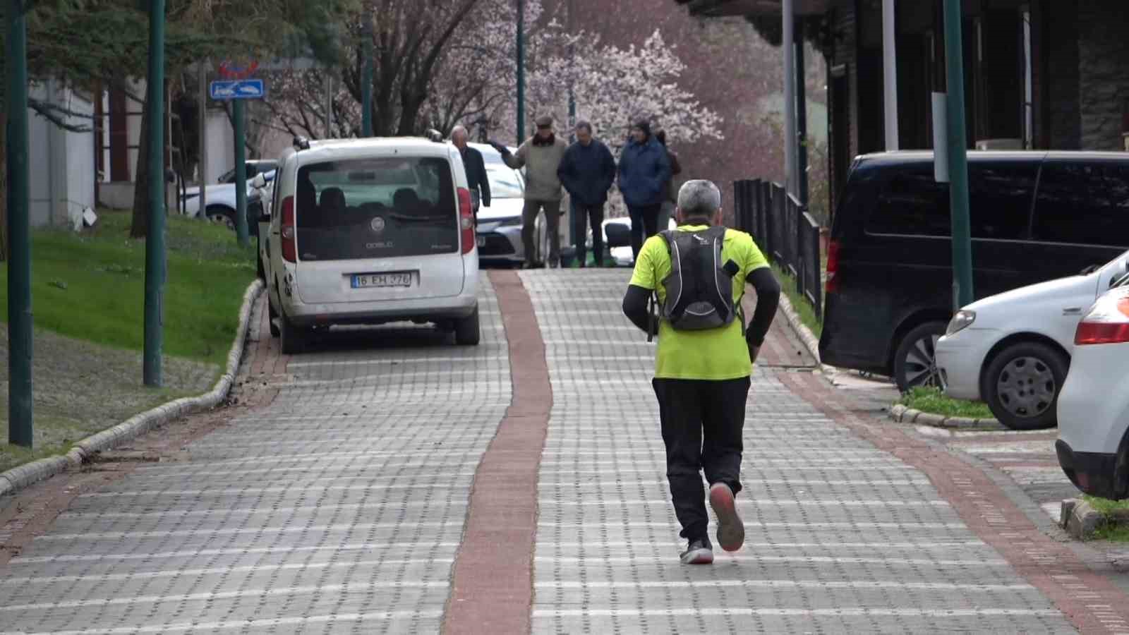 bursada 66 yasindaki esnaf oruclu halde trafige takilmamak icin iftara kosuyor 1 N6dy3Ee8