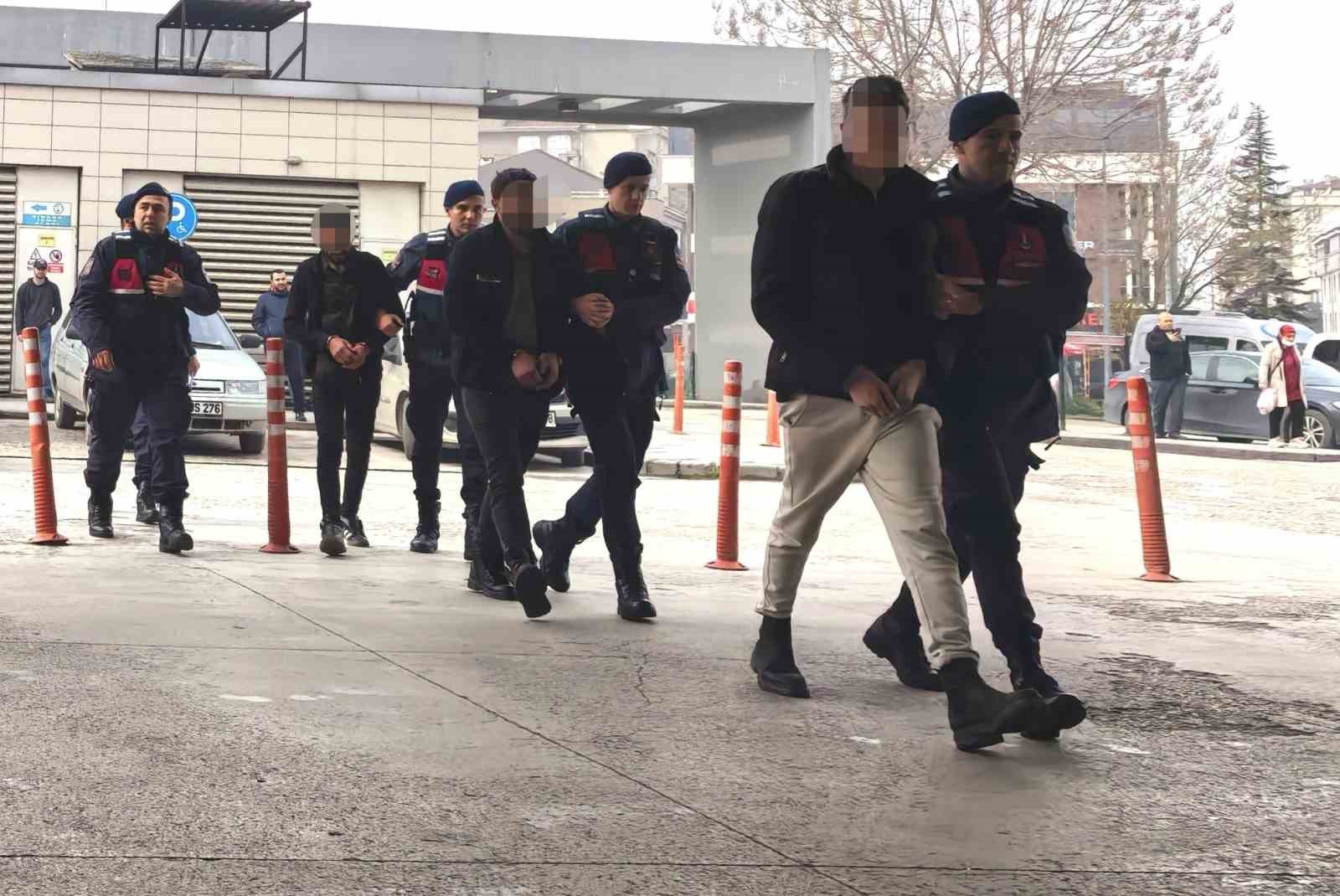 bursada 7 bag evini soyan supheliler jasattan kacamadi 0 eMIiu7h5