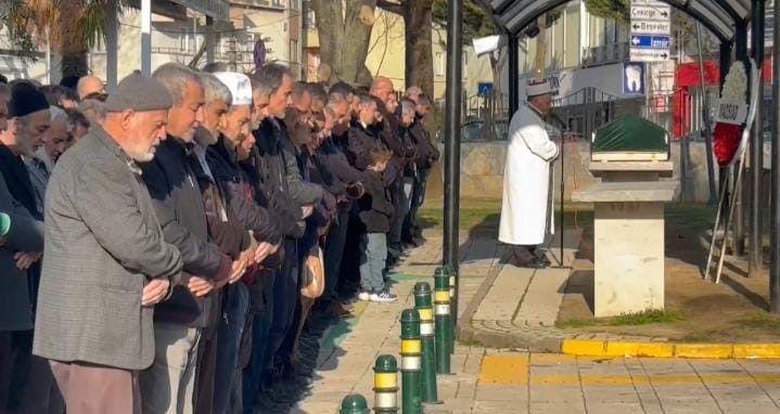 bursada 7 yasindaki gokce son yolculuguna ugurlandi 0 iJe1LUiz