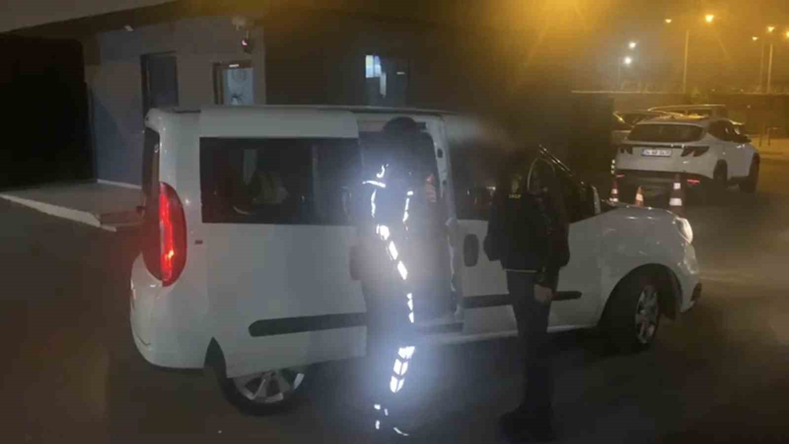 bursada 7 yildir aranan cocuk emniyetin ozel ekibiyle bulundu 1 FB8eaYkn