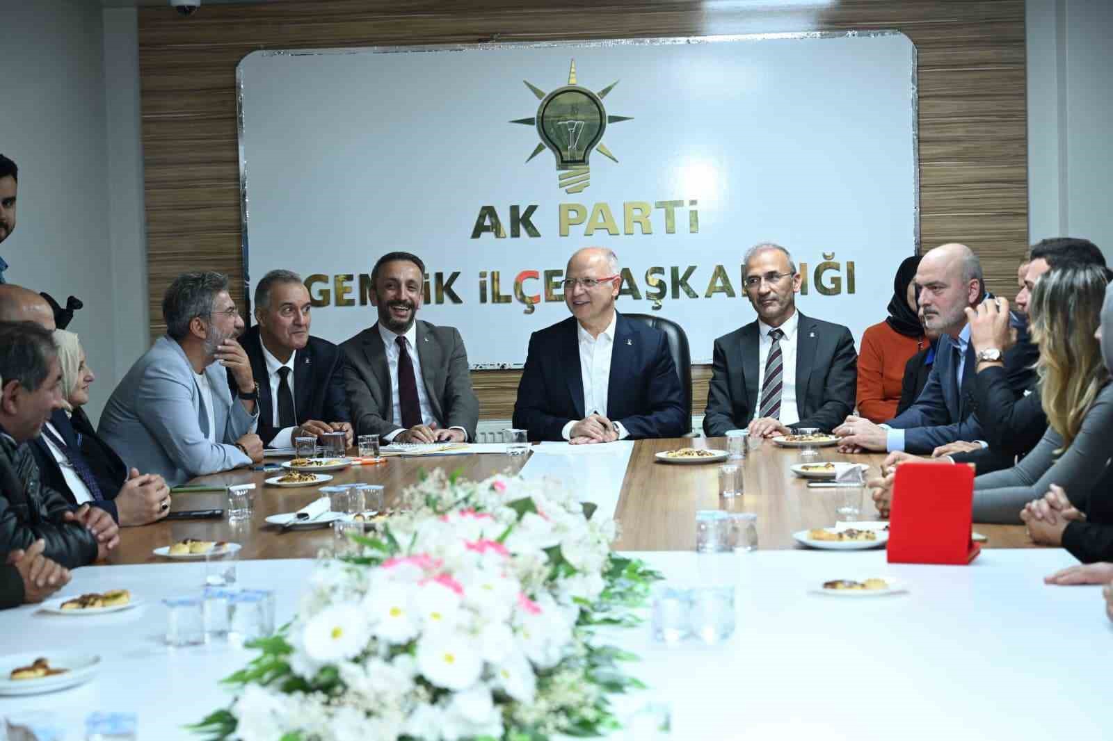 bursada 800 yeni uye ak partiye katildi 2 w66Hcm9B