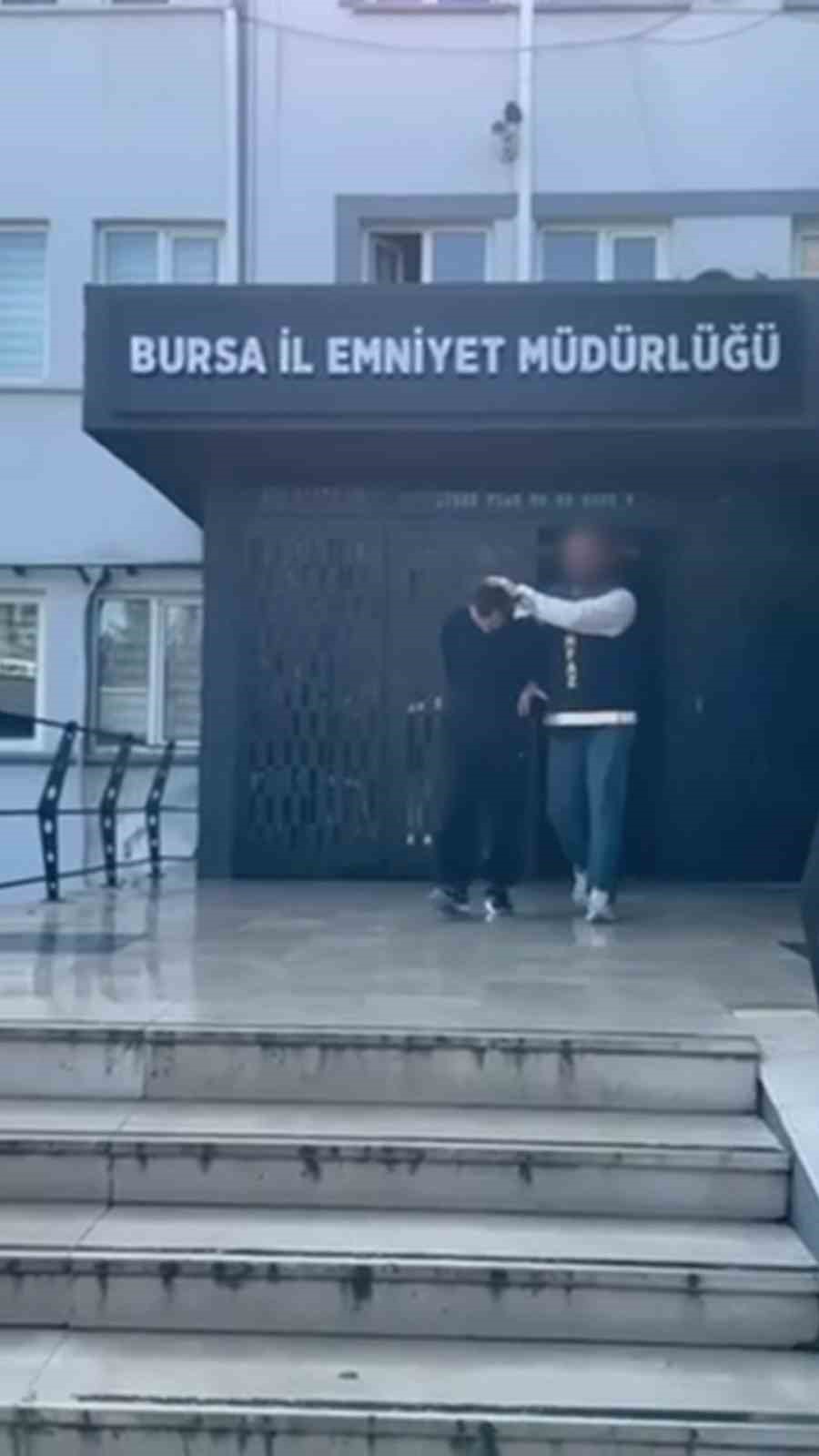 bursada 84 yil 6 ay kesinlesmis hapis cezasi bulunan hirsizlik hukumlusu yakalandi 1 Vy8Frz6H