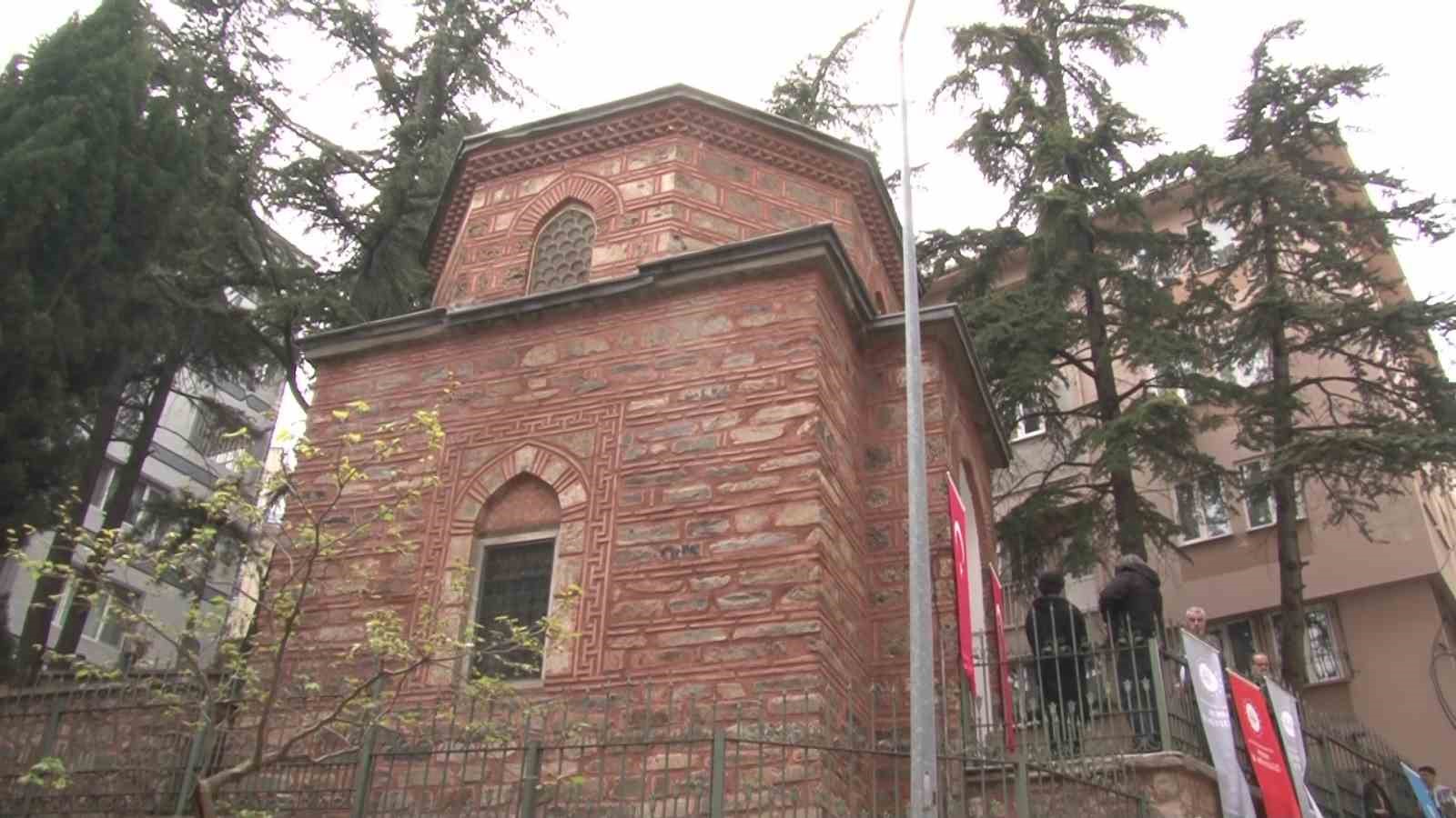 bursada abdullatif kudsi turbesi yeniden ziyarete acildi 0 DXREJ6Aj