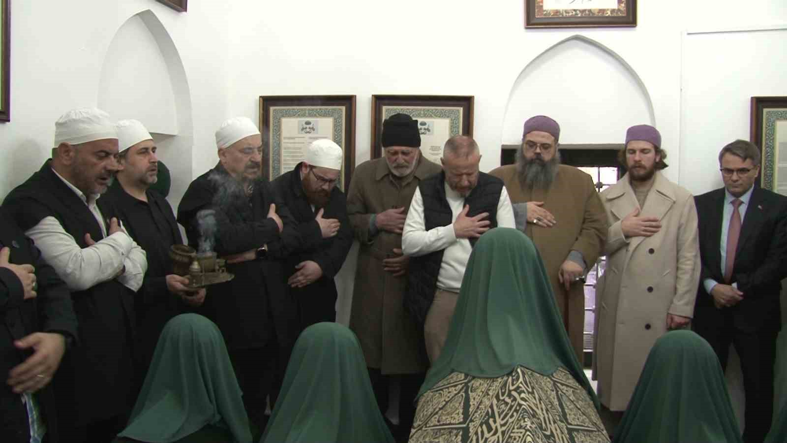 bursada abdullatif kudsi turbesi yeniden ziyarete acildi 2 wVLv7q8X