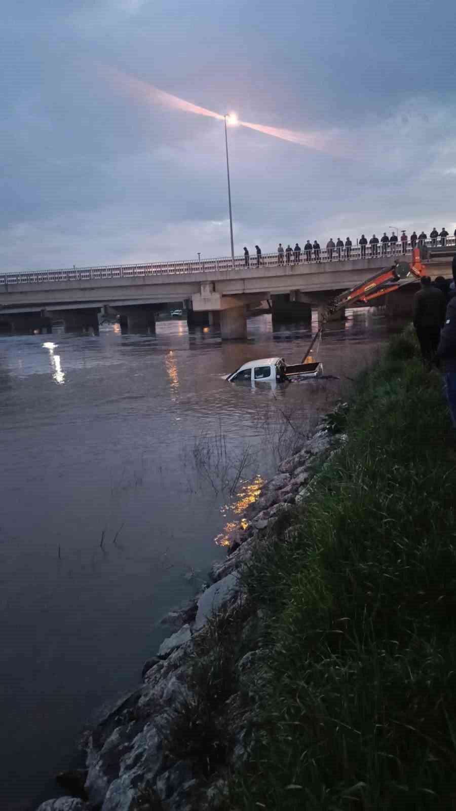bursada akintiya kapilan aractan aci sonuc surucunun cansiz bedeni bulundu 3 Gd5aT25j
