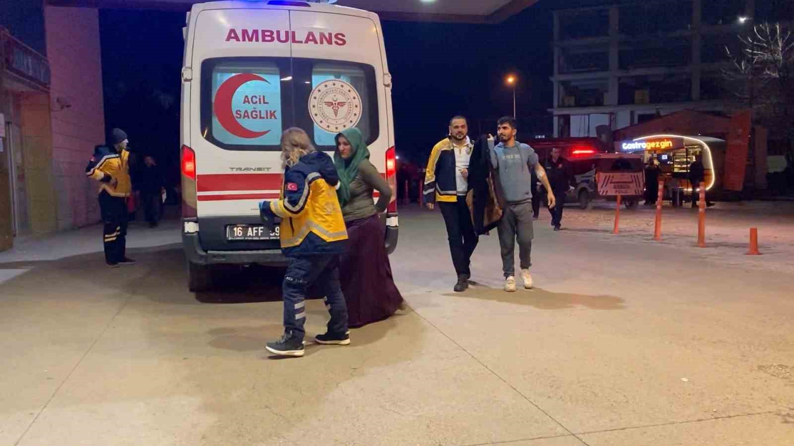 bursada alacak verecek kavgasi kanli bitti eniste dehset sacti 0 EaeDHqFj