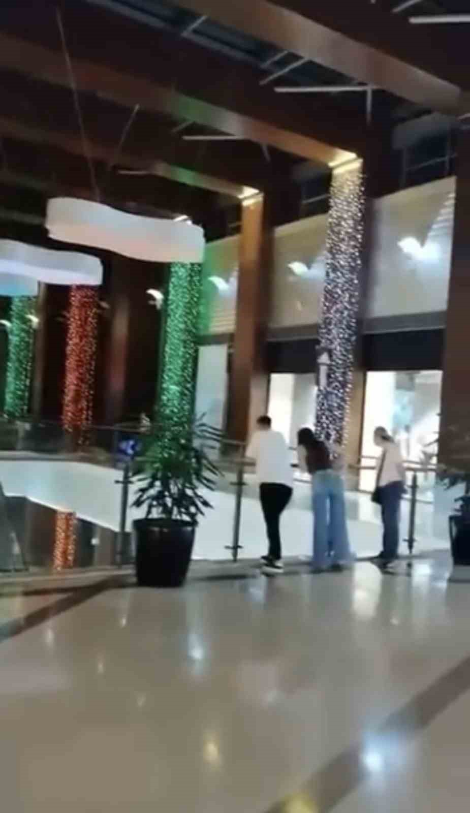 Bursa’da alışveriş merkezinde panik 5 bursada alisveris merkezinde panik 1 mOWv92h1