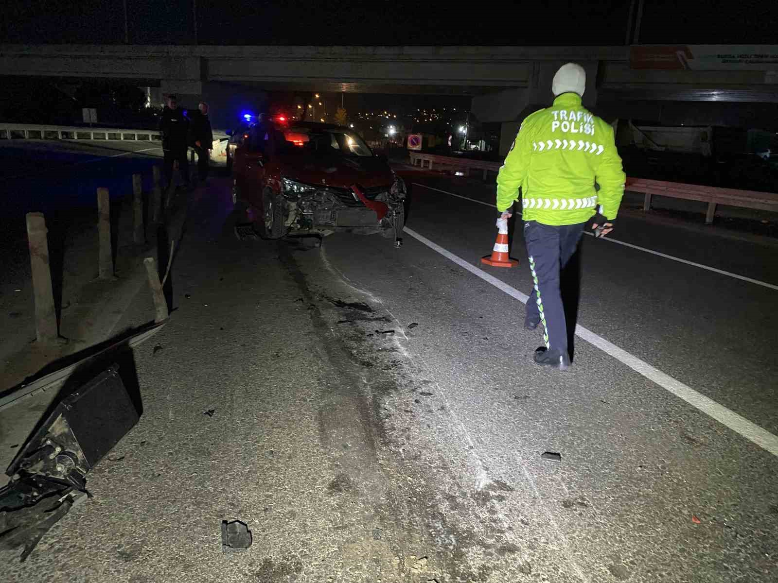 Bursa’da alkollü sürücü kazaya neden oldu: Karşı şeride geçen araçta 1 kişi ağır yaralandı 6 bursada alkollu surucu kazaya neden oldu karsi seride gecen aracta 1 kisi agir yaralandi lBC7LS4O