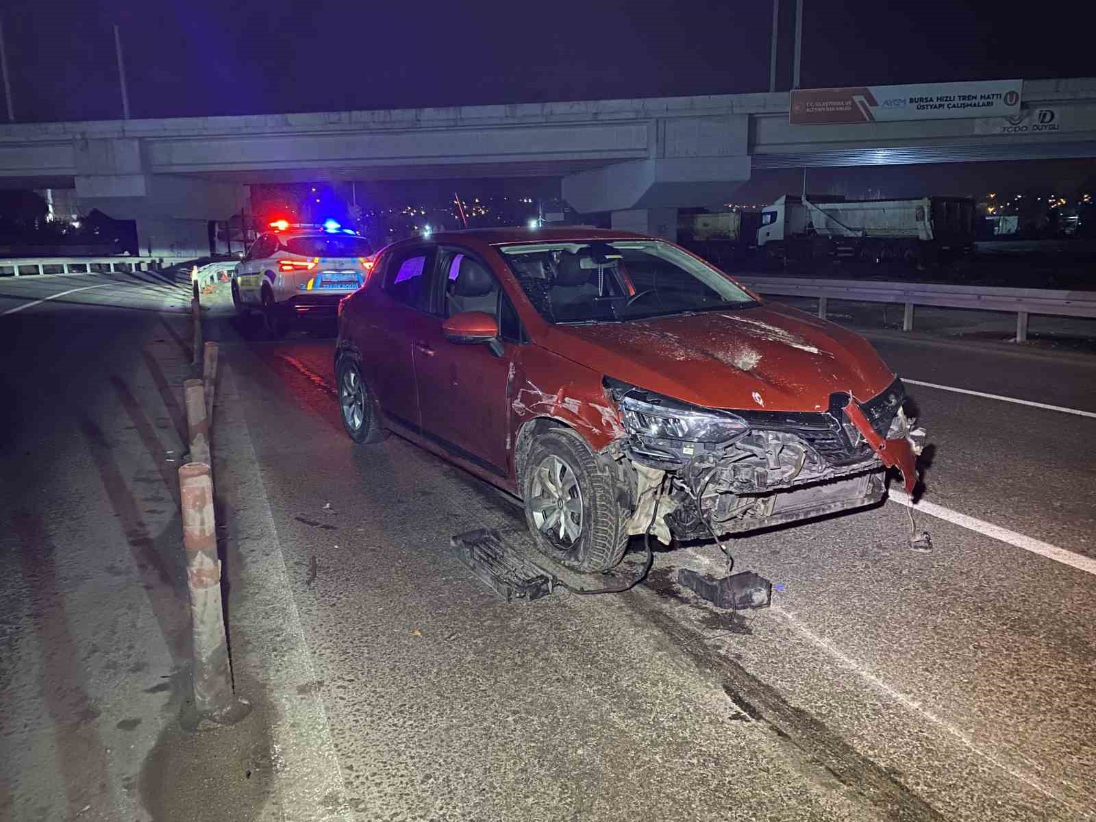 Bursa’da alkollü sürücü kazaya neden oldu: Karşı şeride geçen araçta 1 kişi ağır yaralandı 4 bursada alkollu surucu kazaya neden oldu karsi seride gecen aracta 1 kisi agir yaralandi lZnmMsEL