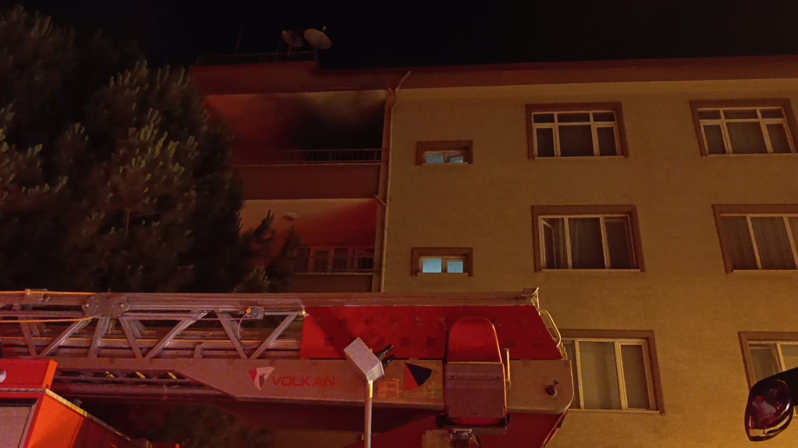 Bursa’da apartman dairesinde çıkan yangın paniğe neden oldu 5 bursada apartman dairesinde cikan yangin panige neden oldu 1 GFdHZvfT
