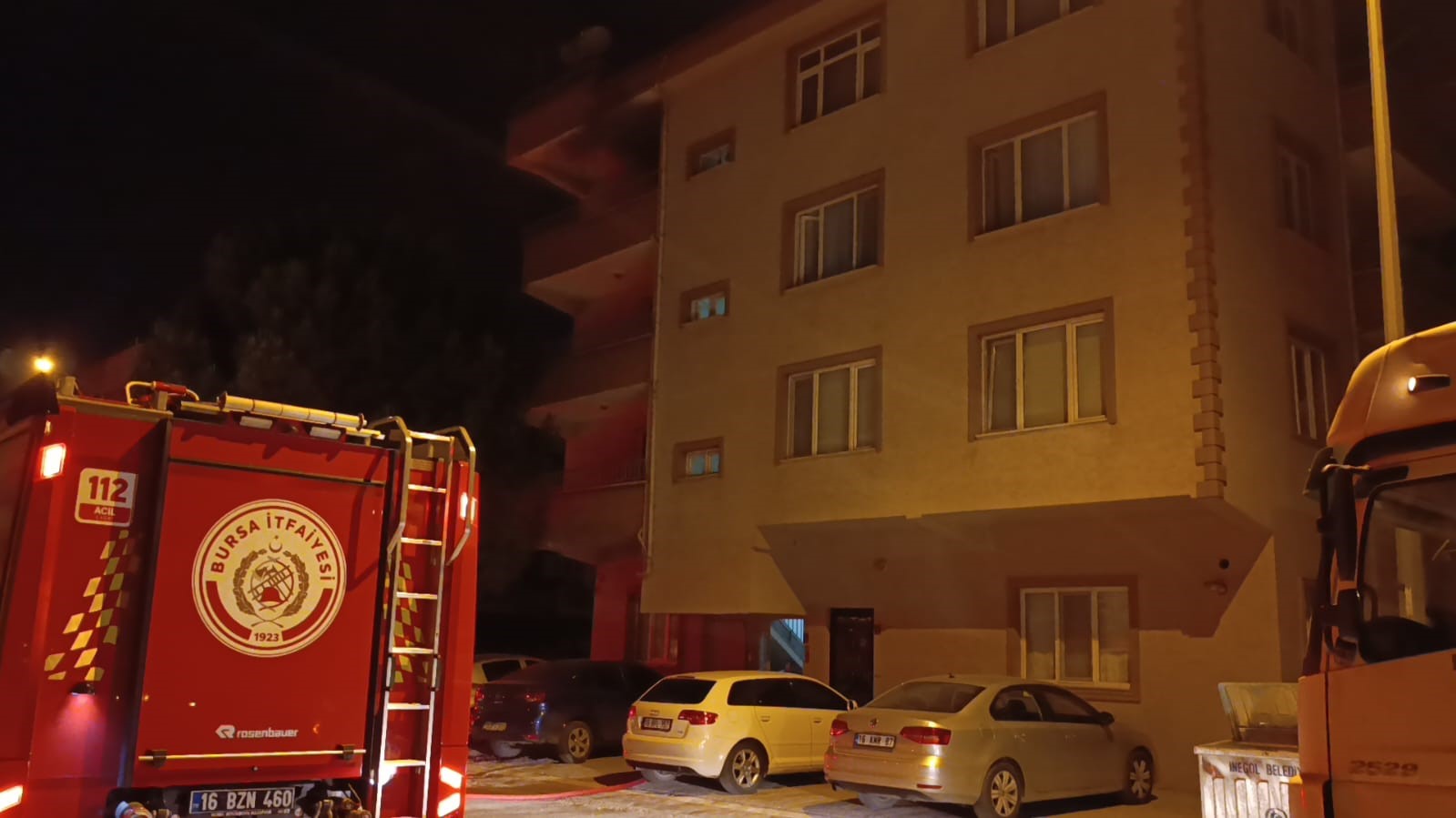 Bursa’da apartman dairesinde çıkan yangın paniğe neden oldu 6 bursada apartman dairesinde cikan yangin panige neden oldu 2 pWcUvHyR