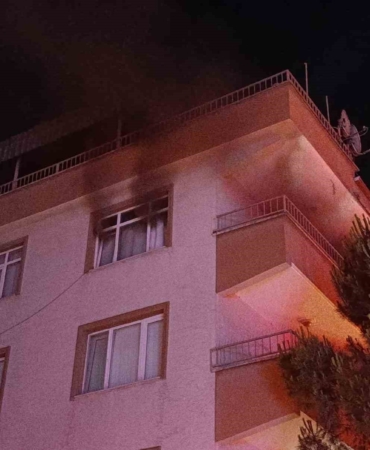 bursada-apartman-dairesinde-cikan-yangin-panige-neden-oldu-svpli4zn.jpg