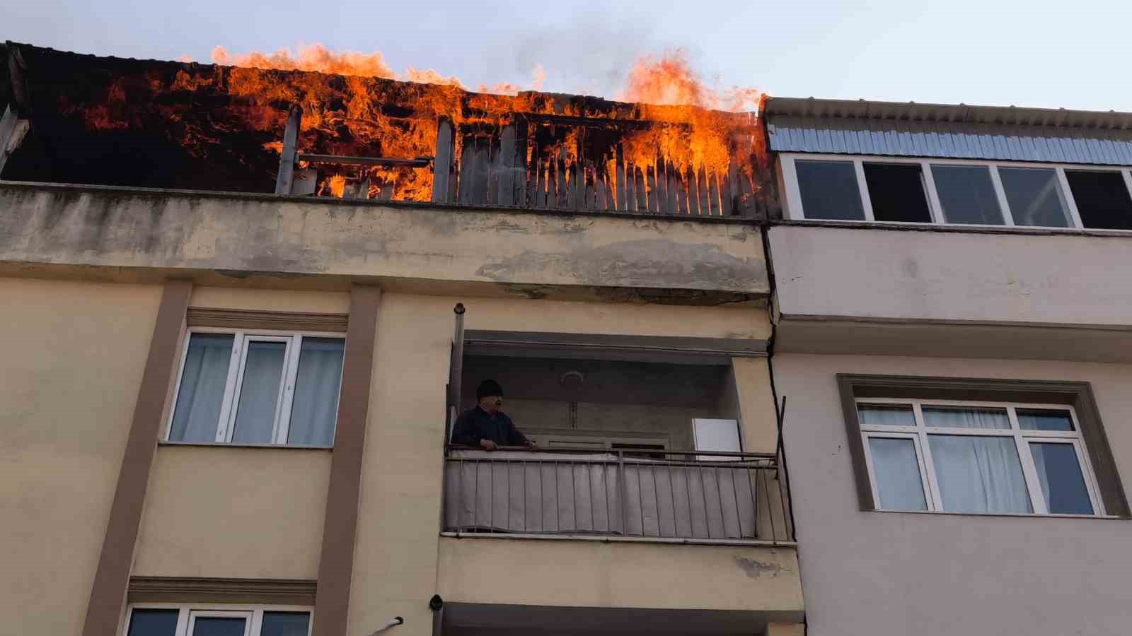 bursada apartman terasinda yangin panigi 6 cEZ1D2Zp