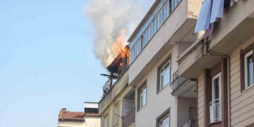 bursada-apartman-terasinda-yangin-panigi-qgHOFPX7.jpg