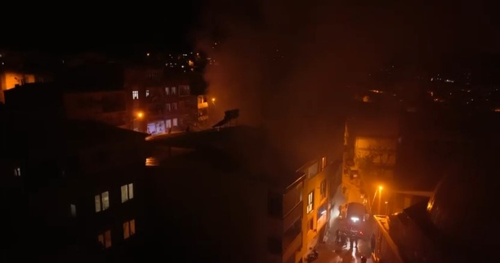 bursada apartmanin deposunda cikan yangin panige neden oldu 1 kisi hastaneye kaldirildi 0 ri8SJFEF