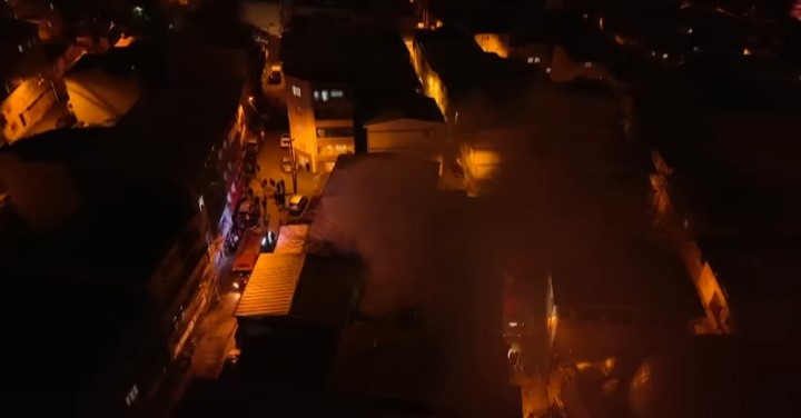 bursada apartmanin deposunda cikan yangin panige neden oldu 1 kisi hastaneye kaldirildi 1 F7VYHgaC