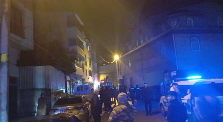 bursada apartmanin deposunda cikan yangin panige neden oldu 1 kisi hastaneye kaldirildi 2 Is6UmWVM