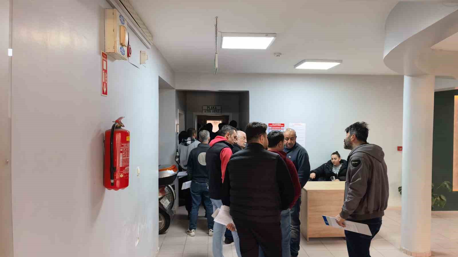 bursada app plaka denetimi sonrasi kuyruk olustu 3 OJfib4YJ