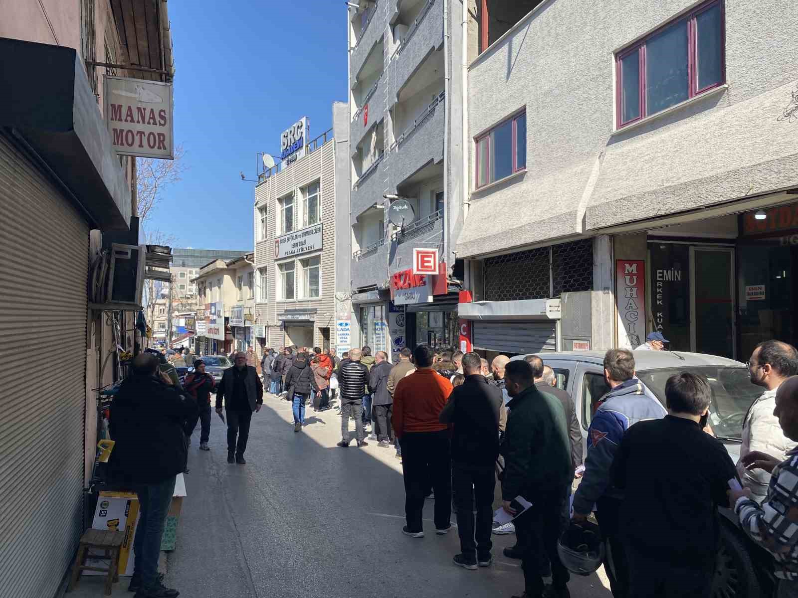 bursada app plaka izdihamikuyruk sokaklara tasti 4 8UBTVJmI