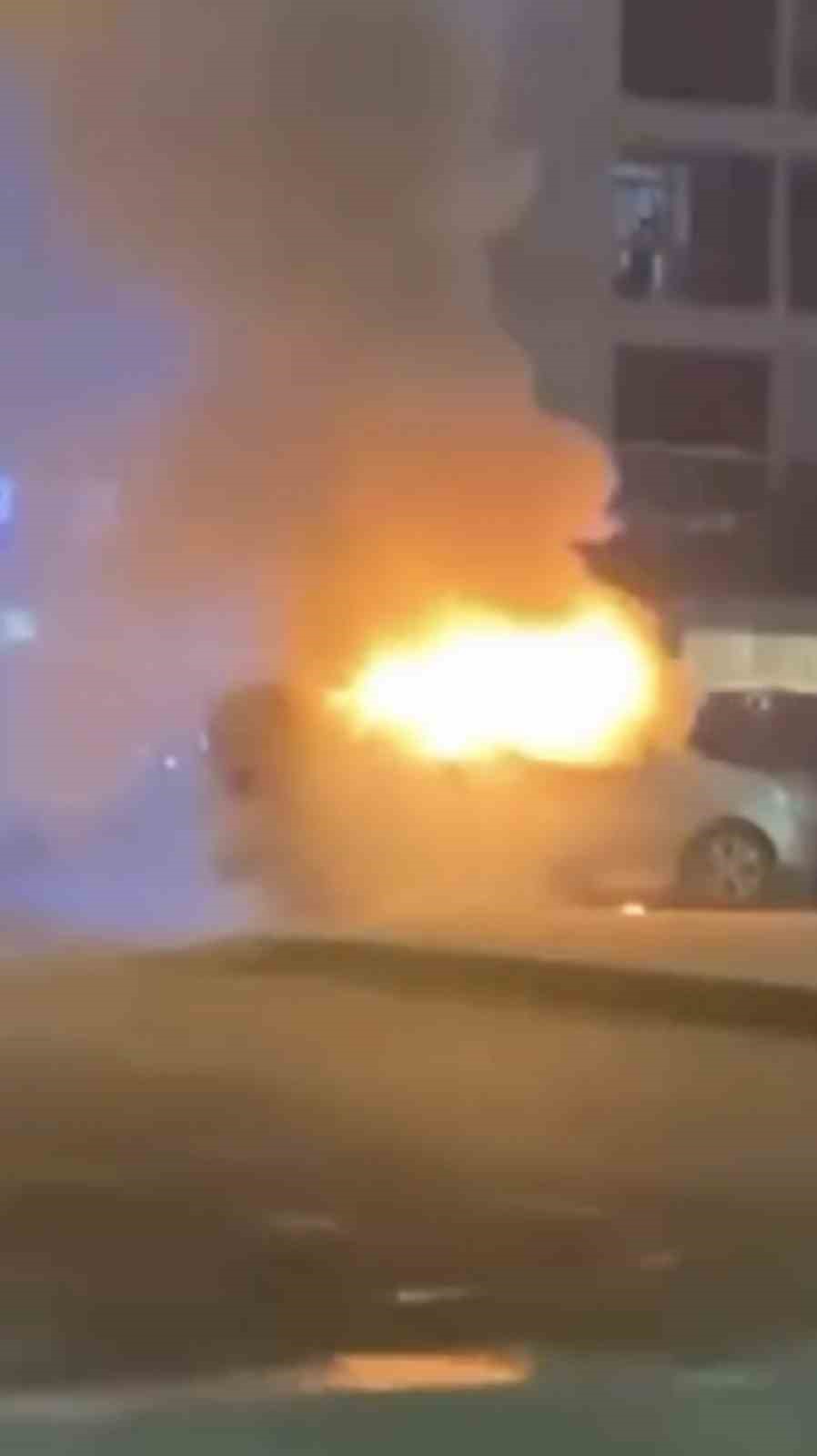 bursada arac alev aldi esnaf yangin tupleriyle kostu 0