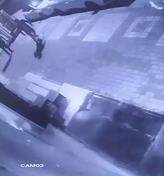 Bursa’da araçlara zarar veren 3 kişi yakalandı 5 bursada araclara zarar veren 3 kisi yakalandi 1 dUFYIdXk