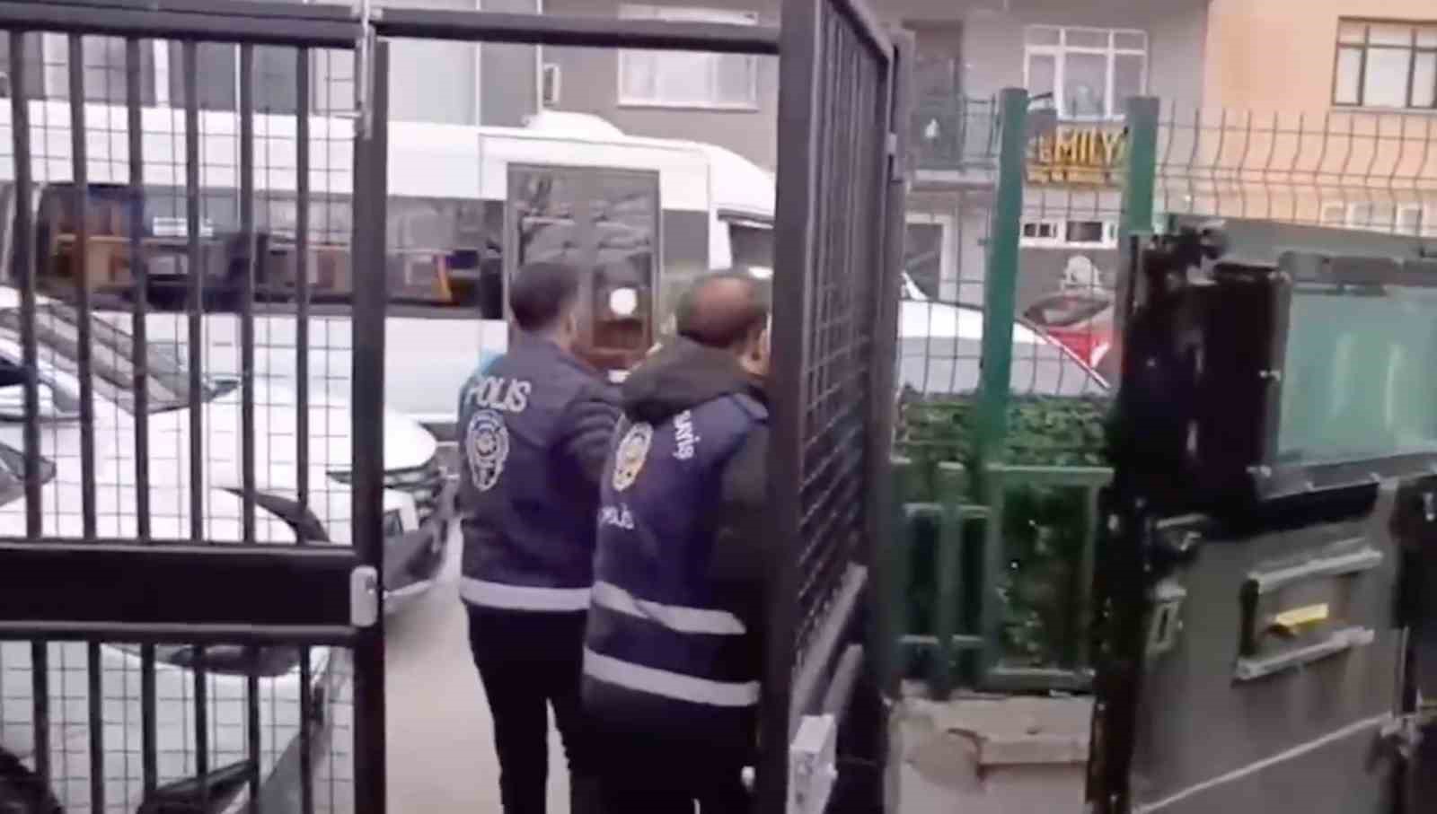 Bursa’da aranan 2 kişi yakalandı 6 bursada aranan 2 kisi yakalandi 2 fUqYcYwj