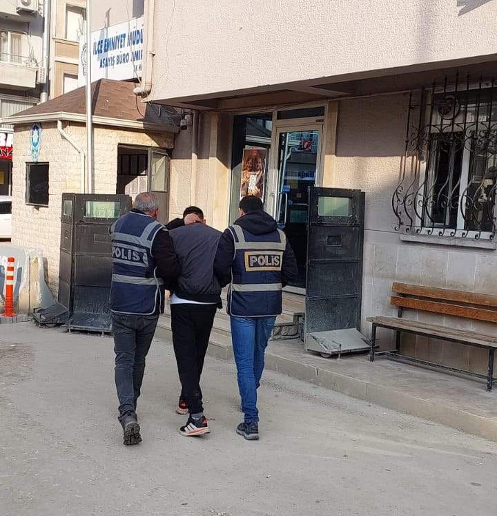 bursada aranan sahis polis operasyonuyla yakalandi 0 gWIDDGJm