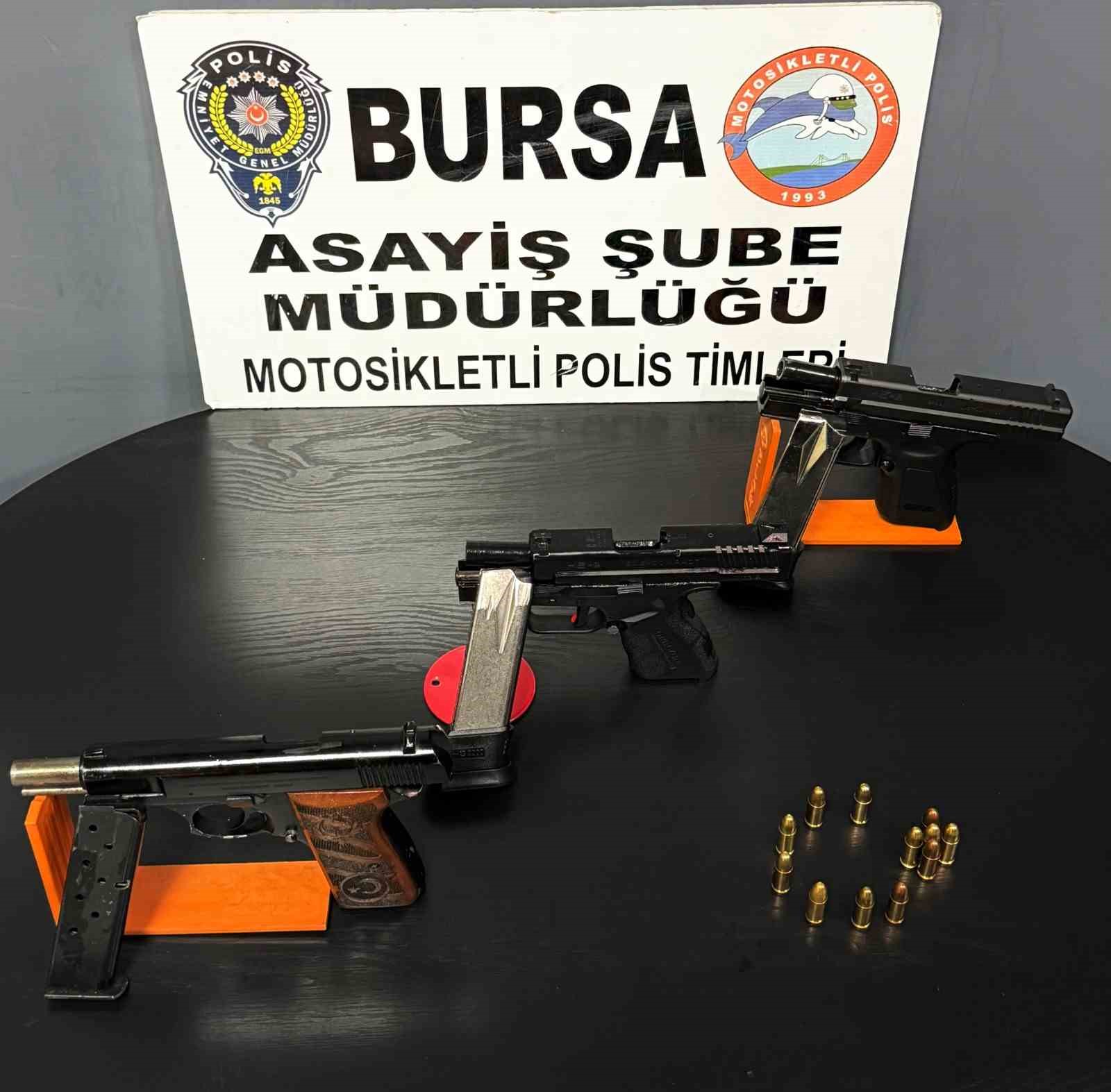 bursada aranan sahislara operasyon suc aletleriyle yakalandilar 0 DDXs8afs