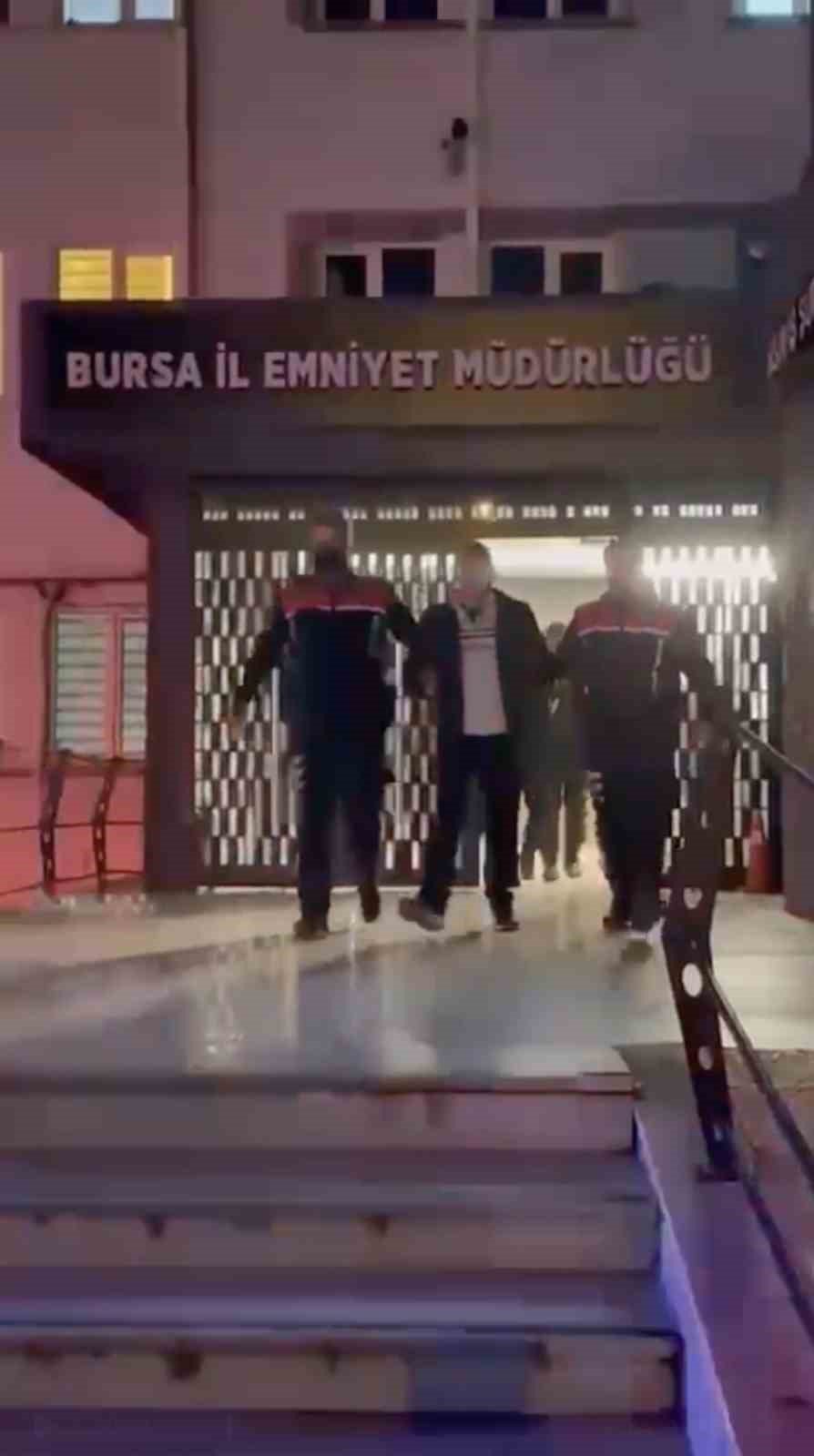 bursada aranan sahislara operasyon suc aletleriyle yakalandilar 1 CXHNjyke