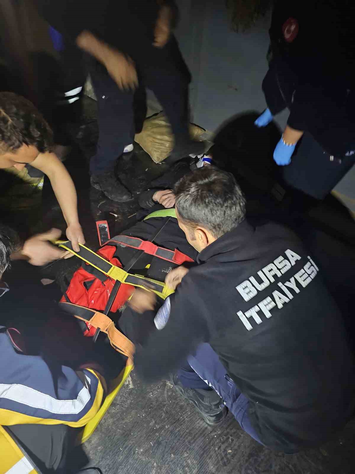 bursada asansor bosluguna dusen 17 yasindaki genc agir yaralandi 0 mE67rSOD