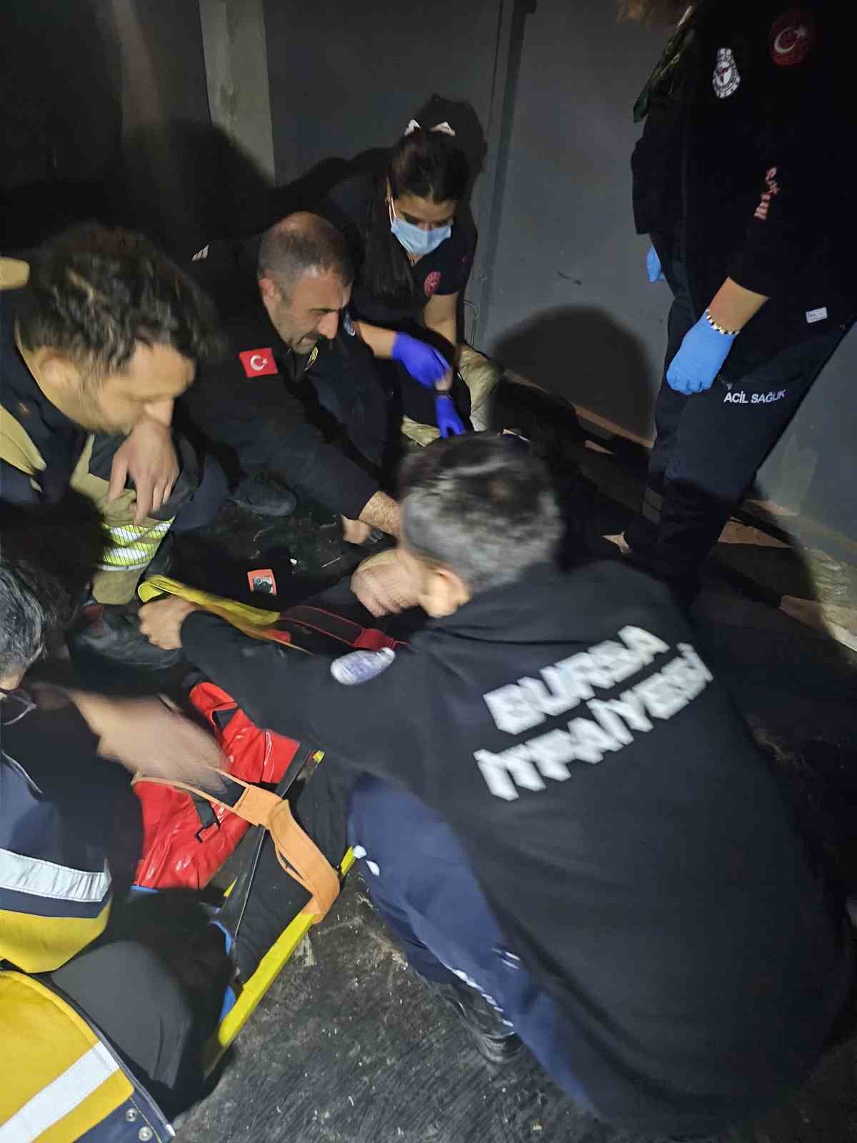 bursada asansor bosluguna dusen 17 yasindaki genc agir yaralandi 2 764WuTbY