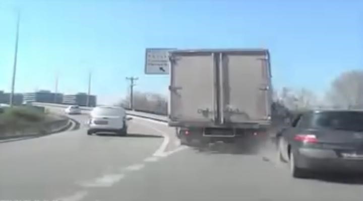 bursada ayni noktada pes pese kazalar 1 tzQUON4n