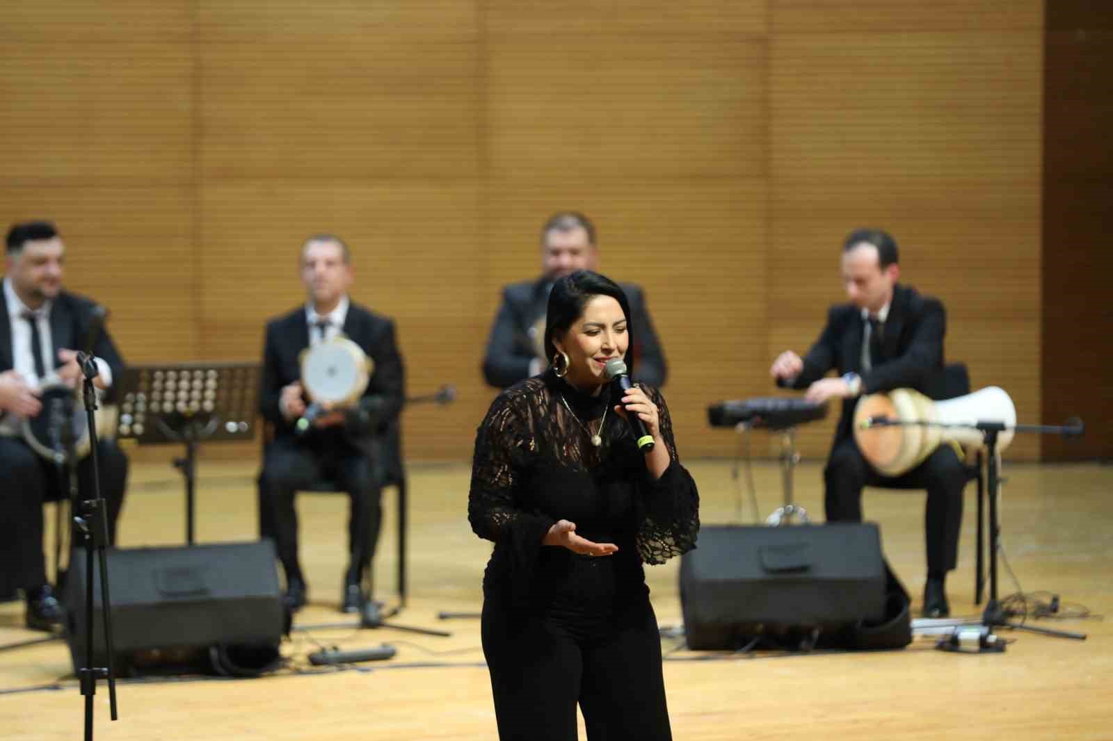 Bursa’da "Balkan ve Roman Gecesi" coşkusu 7 bursada balkan ve roman gecesi coskusu 3 HrtHLXYL