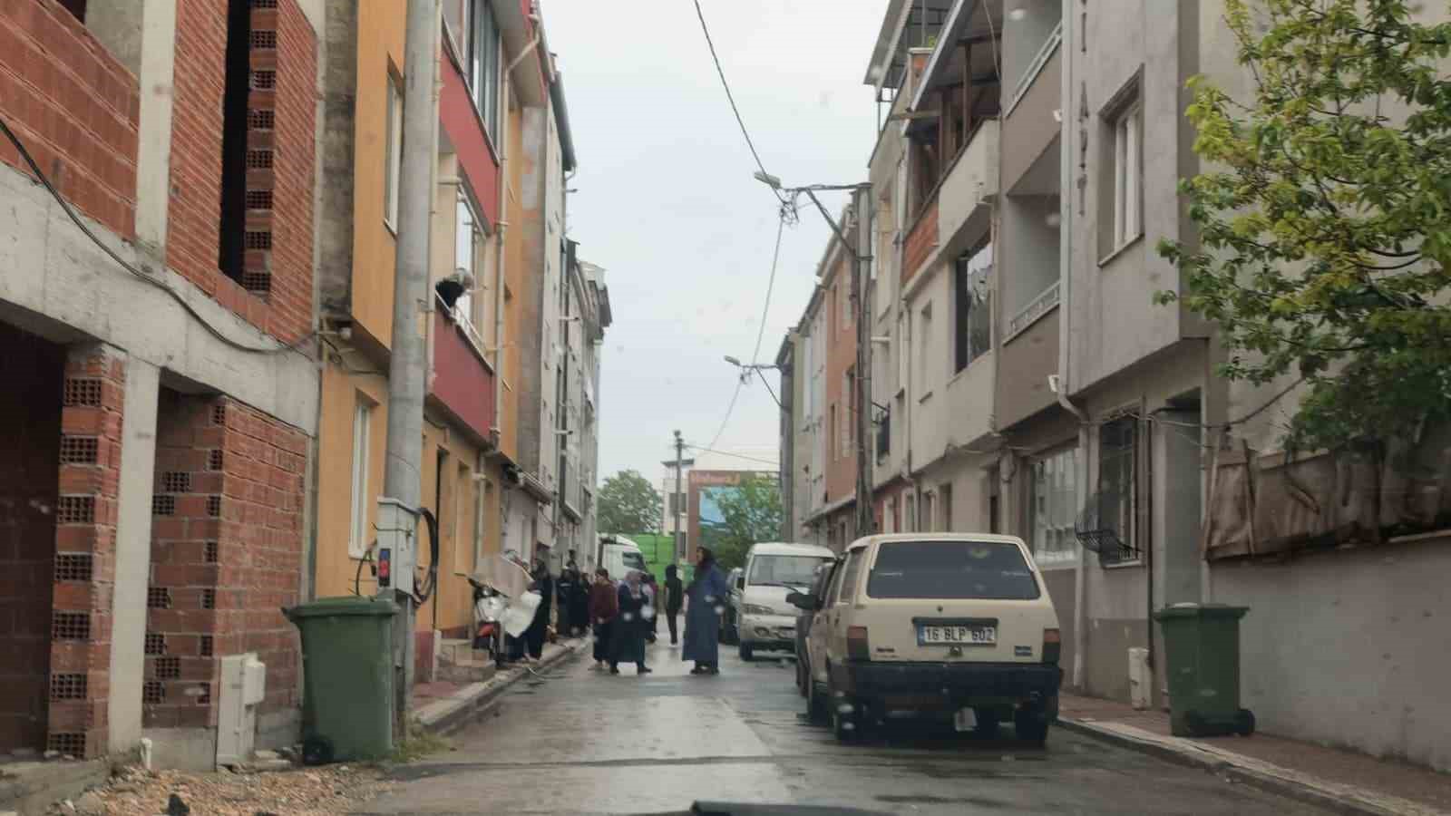bursada balkondan dusen kadin agir yaralandi 0 y1LW9F1n
